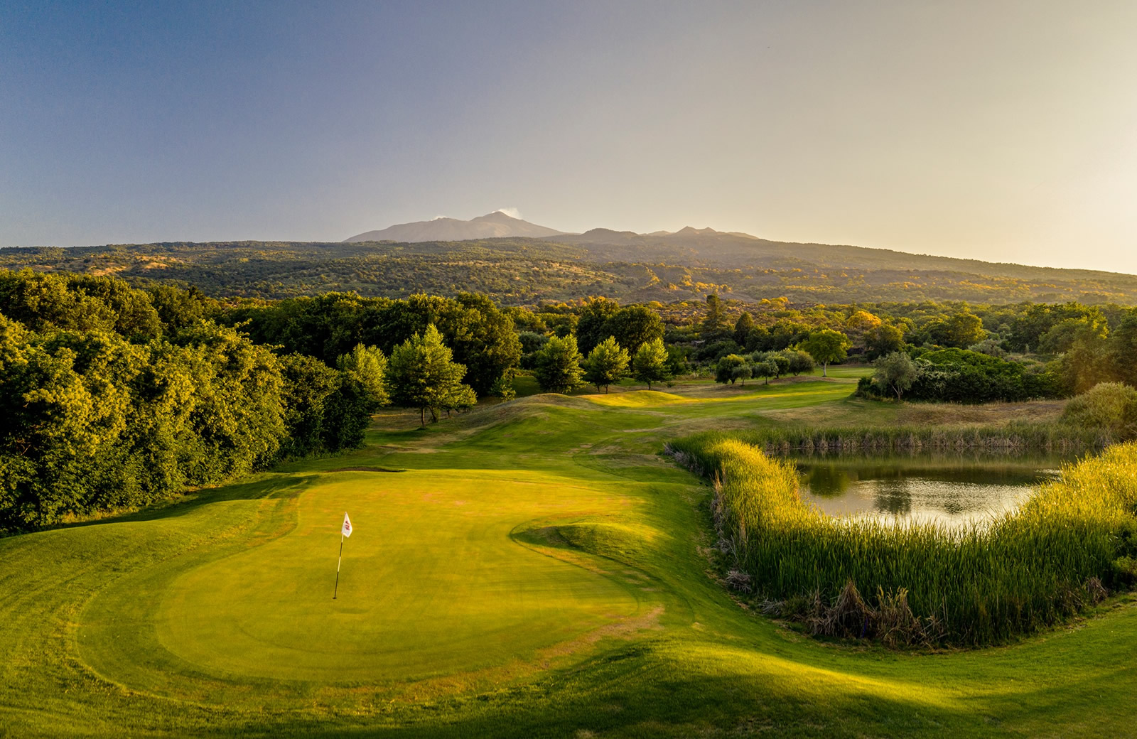 Discover Europe with PerryGolf.